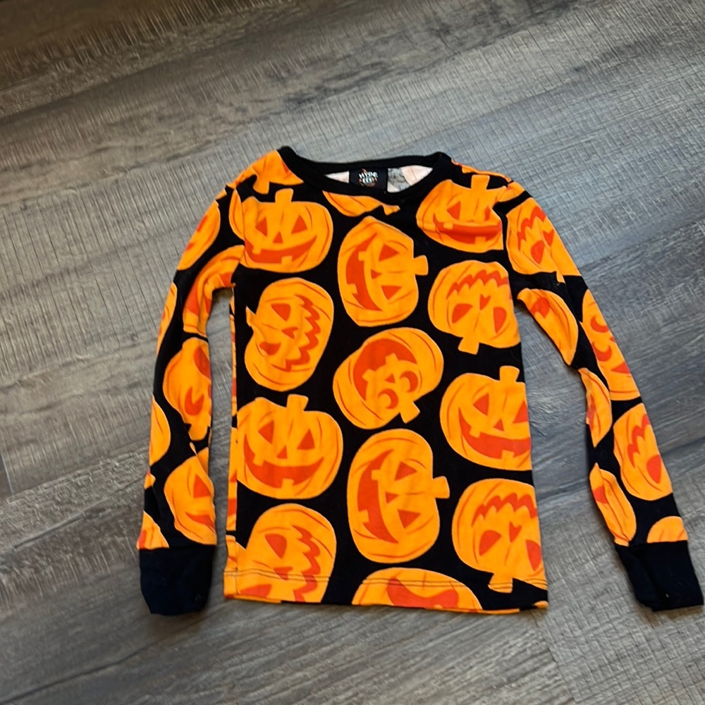 Kids size 5 pumpkin pajamas Halloween